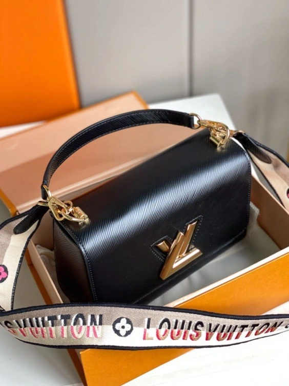 LOUIS VUITTON MM TWIST 0121